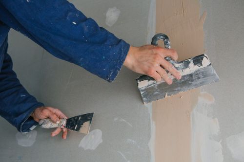 How do I repair a hole in plasterboard insulation? | NEXTIMMO.LU